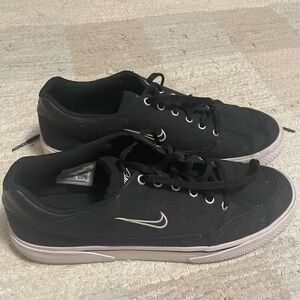Nike Black Casual Sneakers size 9.5
